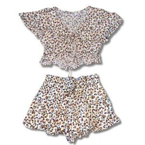 Illa illa white flowy floral crop top shorts set